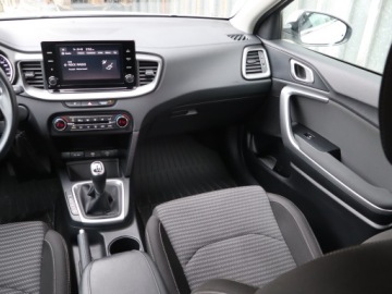 Kia Ceed III Hatchback Facelifting  1.5 T-GDI 160KM 2023 Kia Ceed 1.5 T-GDI, Salon Polska, Serwis ASO, zdjęcie 7