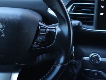 Peugeot 308 II SW Facelifting 1.5 BlueHDI 130KM 2018 Peugeot 308 1.5 BlueHDi, Salon Polska, Serwis ASO, zdjęcie 18