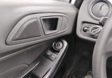 Ford Fiesta VII Hatchback 3d Facelifting 1.5 TDCi 75KM 2015 Ford Fiesta 2015r, 1.5TDCI. Lekko uszkodzony lewy tyl. Jezdzi. VAT 23 brut, zdjęcie 9