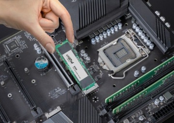 CRUCIAL E100 1TB SSD