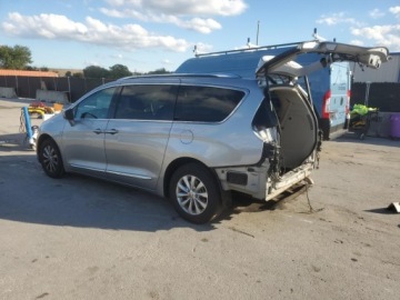 Chrysler Pacifica II 2019 Chrysler Pacifica Touring L 2019 3.6l 3.6 Benzyna 287KM, zdjęcie 1