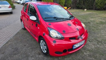 Toyota Yaris III Hatchback 5d Facelifting 1.0 VVT-i 69KM 2009 TOYOTA AYGO 1.0 VVT-i 68KM 2009 KLIMA-SERWO SUPER STAN! BIEDRONECZKA!!!, zdjęcie 12