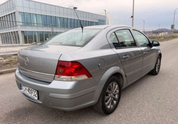 Opel Astra H Sedan 1.6 ECOTEC 115KM 2010 Opel Astra LIFT SEDAN 1.6i 115ps Tylko164TysPrzebiegu SerwisASO 1Wlascicie, zdjęcie 6