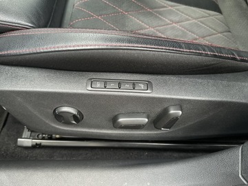 Skoda Octavia IV Kombi 2.0 TDI SCR 200KM 2022 Skoda Octavia 2.0 TDI 4x4 RS DSG 200KM Pakiet Simp, zdjęcie 28