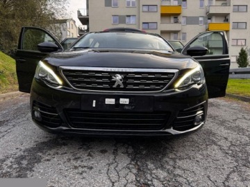 Peugeot 308 II SW Facelifting 1.2 PureTech 130KM 2018 Peugeot 308 1.2 130KM e-THP Stop &amp; Start Allure 2018r, zdjęcie 11