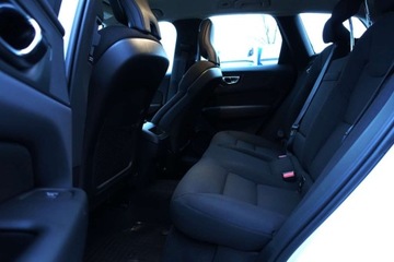 Volvo XC60 II 2021 Volvo XC 60 Bezwypadek SalonPL mildHybrid Tempomat Utrz. pasa ruchu F, zdjęcie 9