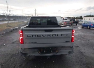 Chevrolet Silverado II 2024 Chevrolet Silverado 2024, 5.3L, 4x4, 1500 RST, od ubezpieczalni 5.3 Benzyna, zdjęcie 6