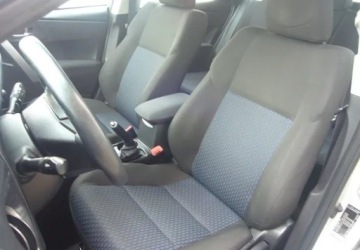 Toyota Auris II Touring Sports D-4D 90 90KM 2013 Toyota Auris Toyota Auris 1.4 D-4D Active 1.4 Diesel 90KM, zdjęcie 11