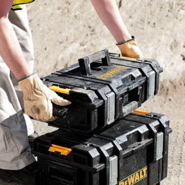 DeWalt Box Tool Suitcase DS150 ToughSystem очень сильна