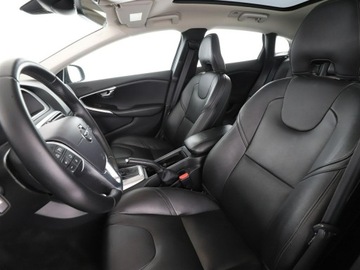 Volvo V40 II Hatchback Facelifting 2.0 D2 120KM 2018 Volvo V40 GRATIS! Pakiet Serwisowy o wartości 600, zdjęcie 12