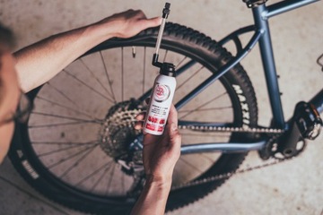 Спрей для ремонта камер дорожных велосипедных покрышек