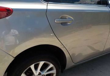 Toyota Auris II 2016 Toyota Auris Okazja 1.8 Hybryda 100KM, zdjęcie 11