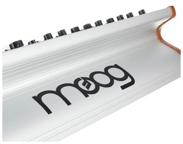 Moog Последующий 37 Стандарт