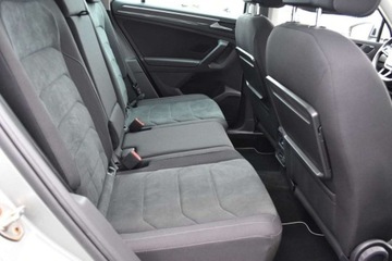 Volkswagen Tiguan II SUV 2.0 TDI 190KM 2019 Volkswagen Tiguan SalonPL 2.0 TDI 190KM DSG 4x4 R-Line DCC Pakiety LED TOP, zdjęcie 37