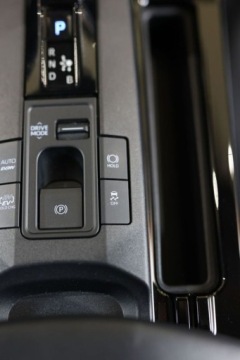 Toyota Prius V (XW60) 2.0  Hybrid Dynamic Force Plug-in 223KM 2023 Toyota Prius Plug-in Hybrid 2.0 Hybryda Plug-in 223KM, zdjęcie 27