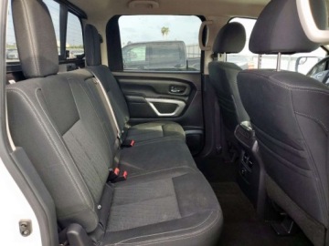 Nissan Titan 2018 Nissan Titan Sv 2018 5.6 Benzyna 390KM, zdjęcie 10