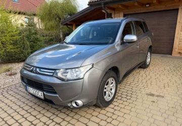 Mitsubishi Outlander III 2013 Mitsubishi Outlander Outlander 2.3 D 150 KM zadbany pozadny woz 2.3