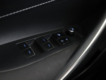 Toyota Corolla XII Hatchback 1.2 Turbo D-4T 116KM 2019 Toyota Corolla klima auto LED kamera, zdjęcie 31