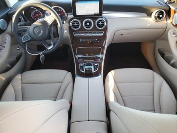 Mercedes GLC C253 2018 Mercedes-Benz GLC 300 4Matic 2018 2.0 Benzyna 241KM, zdjęcie 8