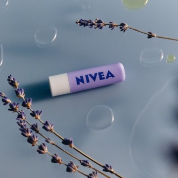 Помада NIVEA Overnight Care