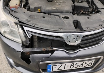 Toyota Avensis III Wagon 2.0 D-4D 126KM 2010 Toyota Avensis 2010r, 2.0 DIESEL. Lekko uszkodzony przod. Jezdzi. 2.0, zdjęcie 19