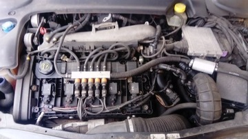 LANCIA THESIS SKLO (OKNO) PŘEDNÍ