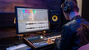 Tascam Model 12 — 10-канальный микшер с 12-дорожечным рекордером
