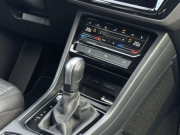 Volkswagen Touran III 1.5 TSI EVO 150KM 2022 Volkswagen Touran Touran, Ogrzewanie Postojowe, Hak, Asystenci, Kamera, 1.5, zdjęcie 16