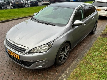Peugeot 308 II SW 1.6 BlueHDi 120KM 2015 Peugeot 308 SW 1.6 HDI 120 KM Skóry Panorama dach, zdjęcie 1