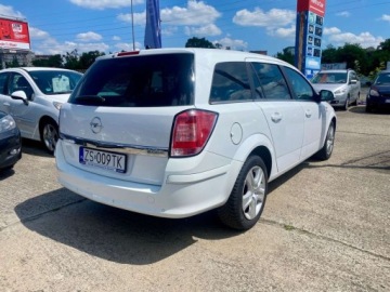 Opel Astra J Sports Tourer 1.7 CDTI ECOTEC 110KM 2010 Opel Astra 2X kola 1.7 Diesel 110KM, zdjęcie 23