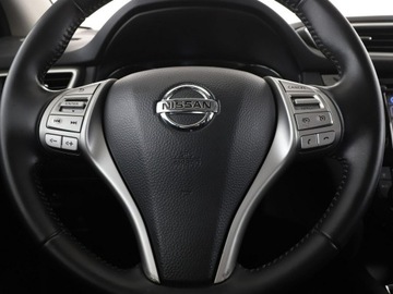 Nissan Qashqai II Crossover 1.2 DIG-T 115KM 2015 Nissan Qashqai navi klima auto kamera i czujniki, zdjęcie 20