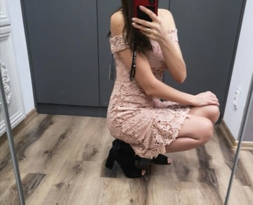 Missguided sukienka koronkowa pudrowy róż L