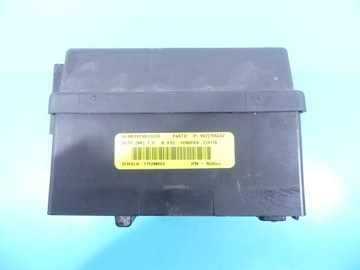 SKRZYNKA BEZPIECZNIKÓW DODGE CARAVAN 04727556AC