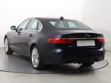 Jaguar XF II Sedan 2.0 i4D 240KM 2017 Jaguar XF 25d AWD, Salon Polska, 237 KM, 4X4, zdjęcie 3