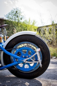 Боковое крепление номерного знака