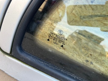 PRAVÁ ZADNÍ SKLO (OKNO) KAROSERIE SKODA OCTAVIA I KOMBI 1996-2004 PRAVÝ