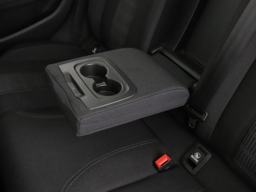 Peugeot 308 II Hatchback Facelifting 1.2 PureTech 130KM 2019 Peugeot 308 Allure automat panorama navi PDC, zdjęcie 38