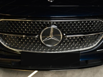 Mercedes Klasa E W214 Sedan 2.0 220d 197KM 2025 E Klasa 220 d 4-Matic AMG 2.0 (197KM) 2025, zdjęcie 4