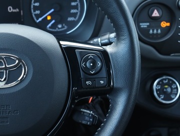 Toyota Yaris III Hatchback 5d Facelifting 2017 1.5 Dual VVT-iE 111KM 2017 Toyota Yaris 1.5 Dual VVT-i, Salon Polska, zdjęcie 17