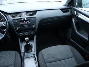 Skoda Octavia III Liftback 1.4 TSI 140KM 2013 Skoda Octavia 1.4 TSI, Salon Polska, Klima, zdjęcie 7