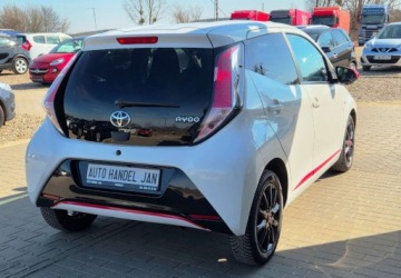 Toyota Aygo II Hatchback 5d 1.0 VVT-i 69KM 2016 Toyota Aygo 1,0 Ben Klima 69 km Benzyna 69KM, zdjęcie 2