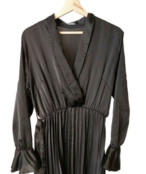 Čierne plisované midi šaty plus size 52