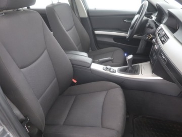 BMW Seria 3 E90-91-92-93 Touring E91 2.0 318i 143KM 2011 BMW 3 318 i, Navi, Xenon, Klima, Klimatronic, zdjęcie 8