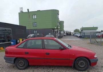 Opel Astra F Cabrio 1.4 Si 82KM 1998 Opel Astra Opel Astra 1.4 BenzynaLPG 82KM, zdjęcie 4
