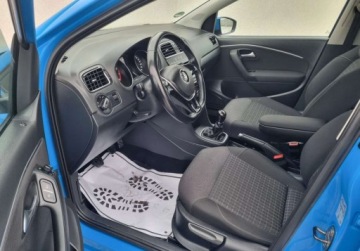Volkswagen Polo V Hatchback 3d Facelifting 1.2 TSI BlueMotion Technology 90KM 2016 Volkswagen Polo Lift SLICZNY 1.2 Benzynka NISKI PRZEBIEG Bogata Wersja ORY, zdjęcie 5