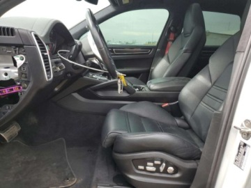 Porsche Cayenne III 2021 Porsche Cayenne 2021r., GTS 4.0 Benzyna 453KM, zdjęcie 6