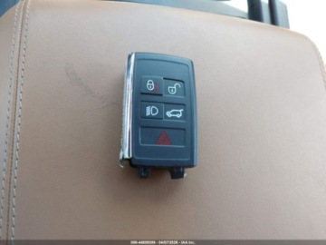 Land Rover Defender IV (L663) 2024 Land Rover Defender 110 P500 SE 2024 5.0 Benzyna 493KM, zdjęcie 12