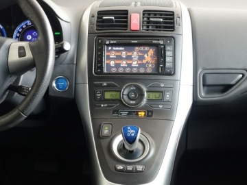 Toyota Auris I 2010 Toyota Auris 1.8 Hybryda/Ksenon/Półskóry/Kamera, zdjęcie 24