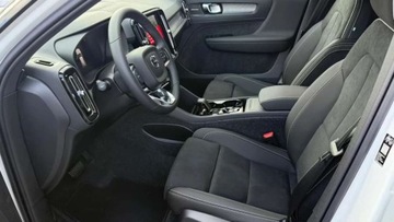 Volvo XC40 Crossover Facelifting 2.0 B4 197KM 2025 Volvo XC 40 XC40, Rabat, niska cena, polski salon, nowy 2025 2.0 Benzyna, zdjęcie 9