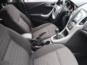 Opel Astra J Sports Tourer Facelifting 1.4 Turbo ECOTEC 140KM 2013 Opel Astra 1.4 T, Klima, Klimatronic, Tempomat, zdjęcie 8